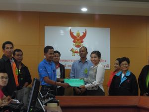 สหพันธ์วิทยุชุมชนแห่งชาติยื่นหนังสือสนับสนุนการอนุญาตทดลองประกอบกิจการพร้อมเสนอ “โมเดลจังหวัด” เพื่อแก้ปัญหาคลื่นวิทยุ