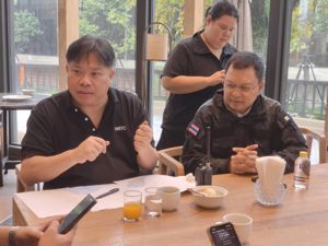 สำนักงาน กสทช. ปักหลักหาดใหญ่ จ.สงขลา ดูแลเสาสัญญาณที่เหลือให้ยังใช้งานได้ และเตรียมติดตั้งเครื่องกระจายสัญญาณในห้องฉุกเฉิน ช่วยผู้ประสบภัยสื่อสารได้