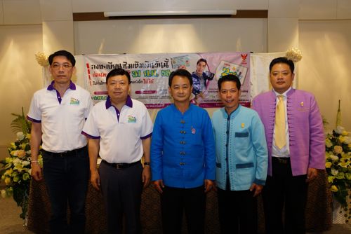 เลขาธิการ กสทช. นำสื่อมวลชนร่วมสังเกตการณ์การลงทะเบียนซิมเติมเงินโดยใช้ฐานข้อมูลทะเบียนราษฎร์ ณ เทศบาลเมืองแม่เหียะ จ.เชียงใหม่